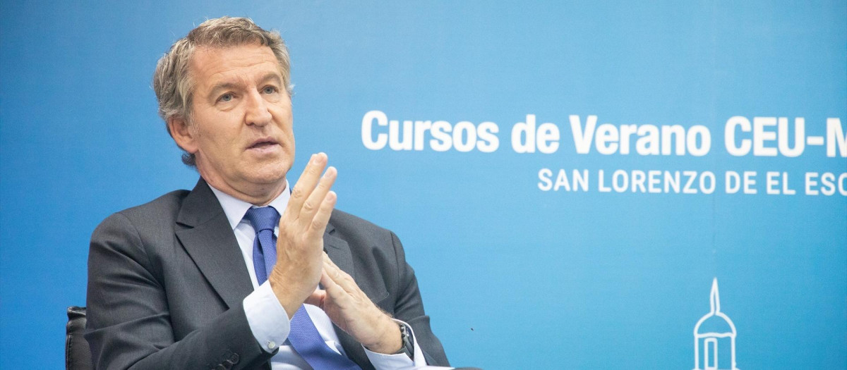 El presidente del Partido Popular, Alberto Núñez Feijóo, en un coloquio en los cursos de verano de la Universidad CEU San Pablo, en el Real Centro Universitario Escorial - María Cristina, a 16 de julio de 2025, en Madrid (España). El debate está centrado en la actualidad política y los desafíos del país, en un momento de especial relevancia para el Partido Popular y el panorama político nacional.
Rafael Bastante / Europa Press
16 JULIO 2025;CURSOS;VERANO;CEU;CEU SAN PABLO;DEBATE;POLÍTICA
16/7/2025