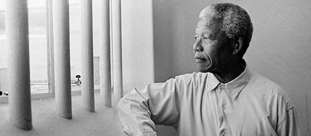 El retrato de Mandela tomado por Jürgen Schadeberg en 1994, cuando volvió a su celda libre como presidente de Sudáfrica