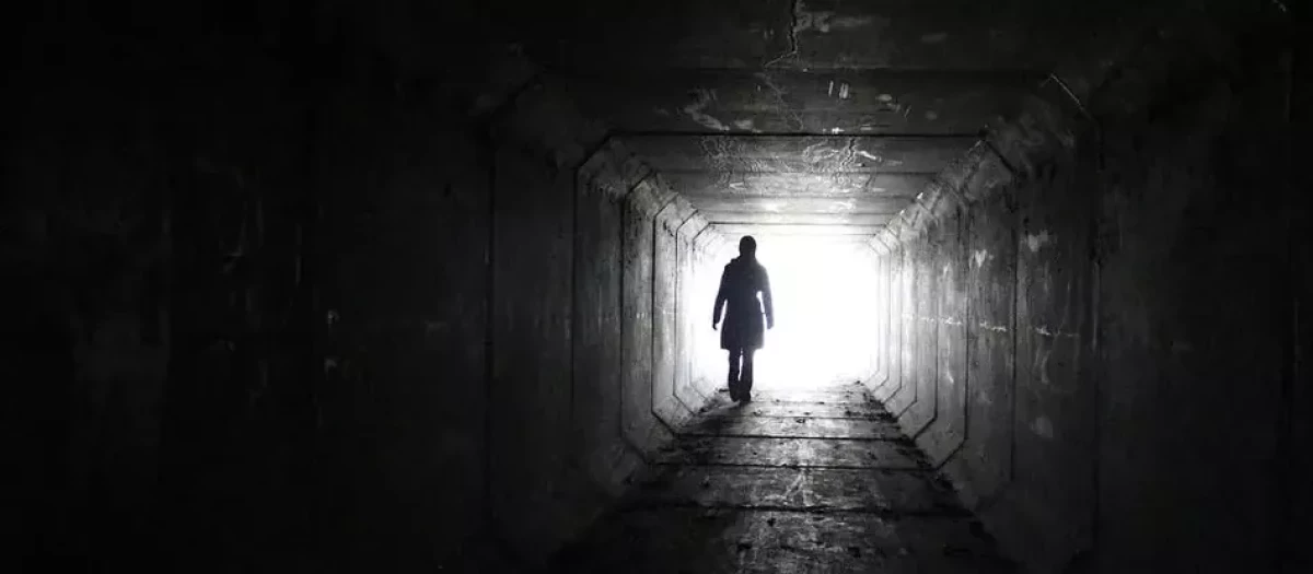 Son muchos los que se refieren al "túnel" que dirige hacia una potente luz...