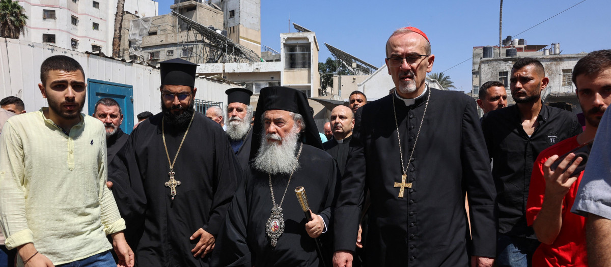 Una delegación de líderes religiosos en la ciudad de Gaza