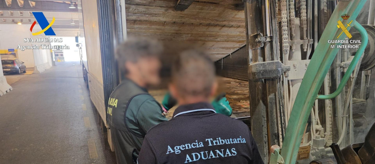 Efectivos de la Agencia Tributaria y la Guardia Civil en la operación conjunta