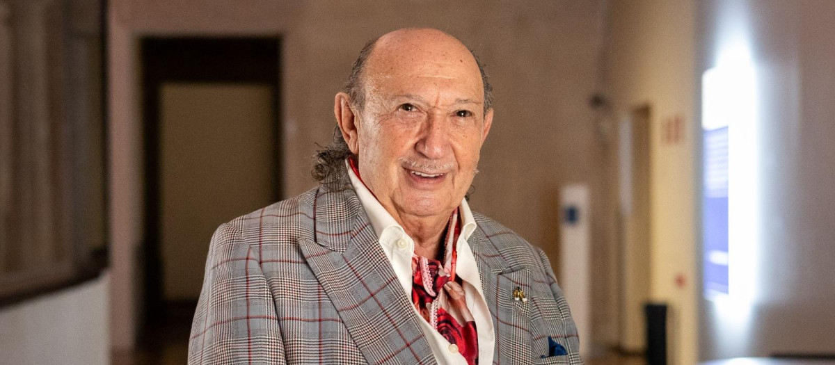 Imagen de archivo del modista Francis Montesinos