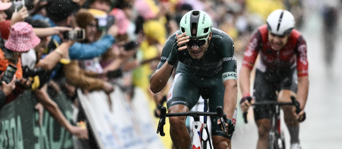 Jonathan Milan celebró su segunda victoria de etapa en el Tour