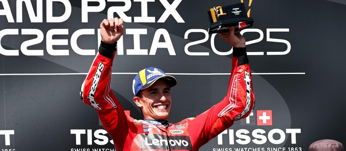 Marc Márquez celebra la victoria en el GP de la República Checa