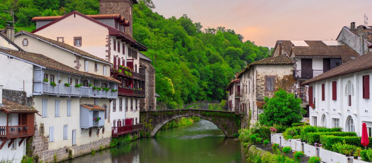 El bonito pueblo donde empieza el Camino Francés.
