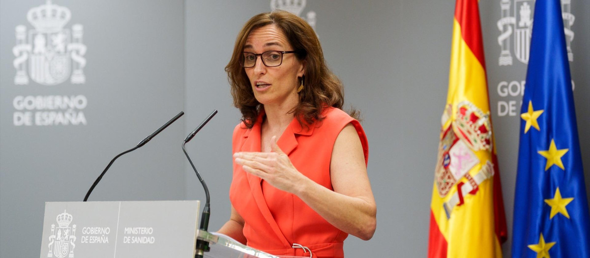 La ministra de sanidad, Mónica García, ofrece declaraciones durante una rueda de prensa en el Ministerio de Sanidad este miércoles