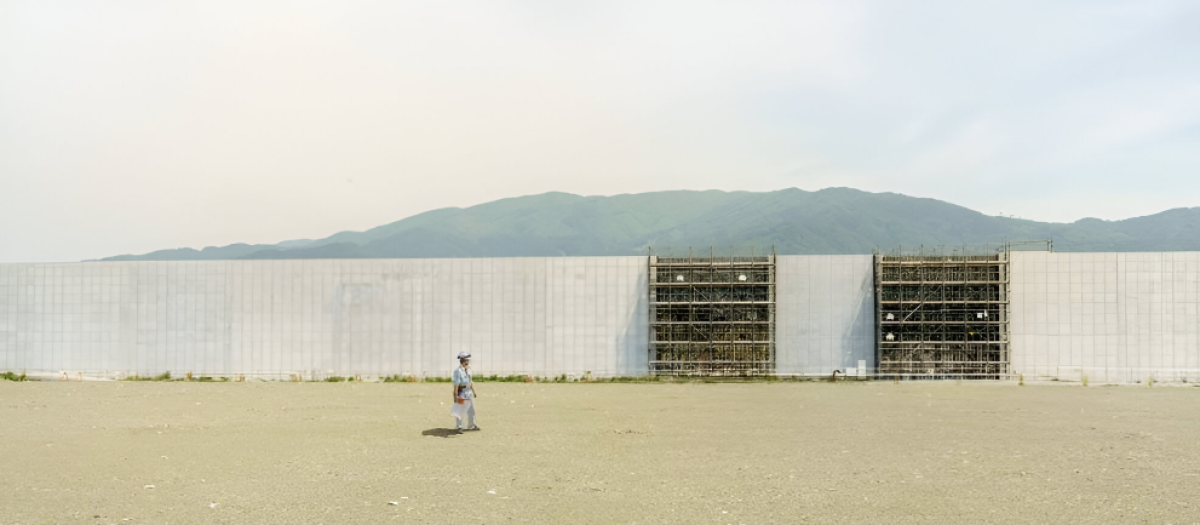 Parte del 'muro antitsunamis' en la ciudad de Rikuzentakata, en la prefectura de Iwate, Japó