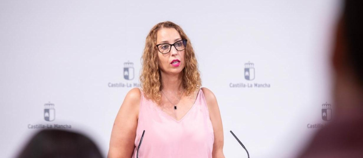 La consejera de Igualdad, Sara Simón.

REMITIDA / HANDOUT por JCCM
Fotografía remitida a medios de comunicación exclusivamente para ilustrar la noticia a la que hace referencia la imagen, y citando la procedencia de la imagen en la firma
31/7/2025