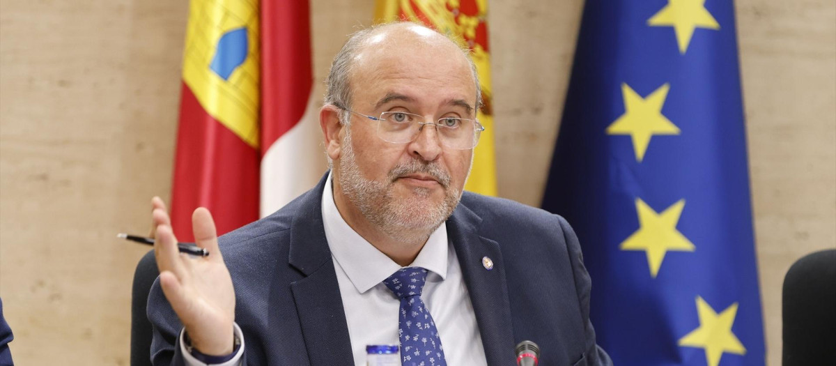 (Foto de ARCHIVO)
El vicepresidente primero de C-LM, José Luis Martínez Guijarro.

REMITIDA / HANDOUT por CARMEN TOLDOS/CORTES
Fotografía remitida a medios de comunicación exclusivamente para ilustrar la noticia a la que hace referencia la imagen, y citando la procedencia de la imagen en la firma
18/11/2024