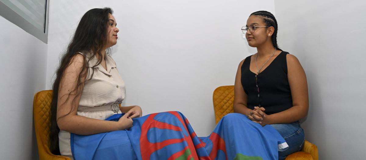 Son mujeres, son jóvenes y gitanas y han decidido ir a la universidad