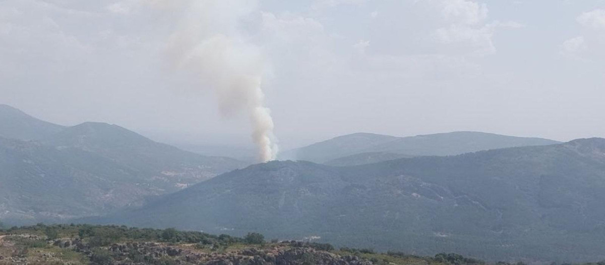 Declarado un incendio en Los Navalucillos (Toledo) que alcanza el nivel 1 por el corte de la CM-4155

REMITIDA / HANDOUT por INFOCAM
Fotografía remitida a medios de comunicación exclusivamente para ilustrar la noticia a la que hace referencia la imagen, y citando la procedencia de la imagen en la firma
08/8/2025