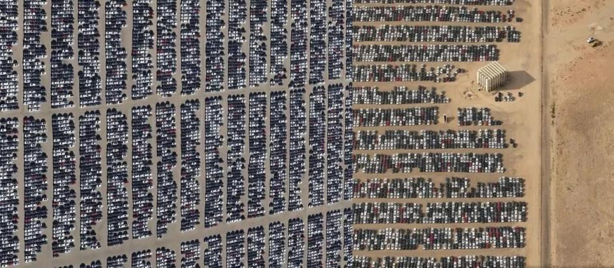 Imagen del cementerio, junto a un cementerio de aviones