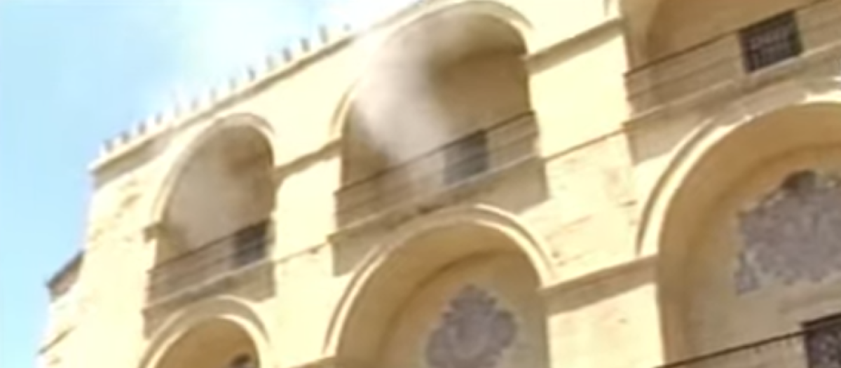 Imagen del incendio en la Mezquita-Catedral en 2001