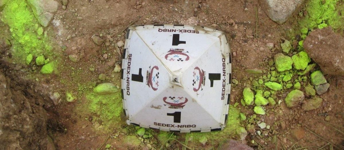 Imagen de la granada de mano encontrada en Quart de les Valls, en Valencia

REMITIDA / HANDOUT por GUARDIA CIVIL
Fotografía remitida a medios de comunicación exclusivamente para ilustrar la noticia a la que hace referencia la imagen, y citando la procedencia de la imagen en la firma
11/8/2025