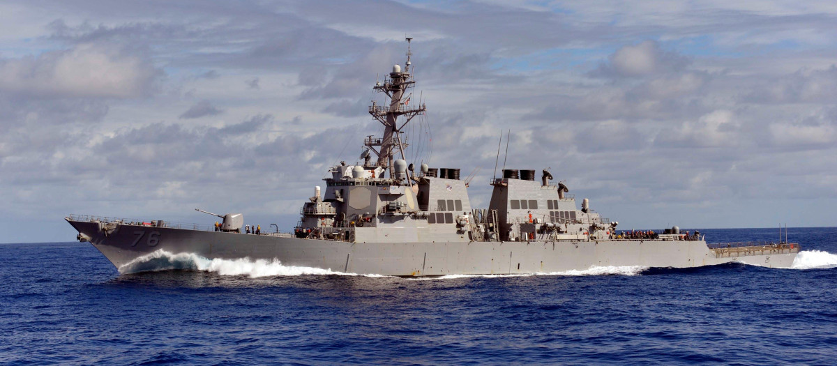 El destructor estadounidense USS Higgins en aguas en disputa entre China y Filipinas