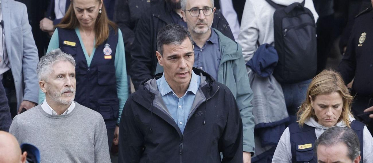 Imagen de archivo de Pedro Sánchez, Fernando Grande-Marlaska y Pilar Bernabé, el pasado 3 de noviembre en Paiporta, Valencia
