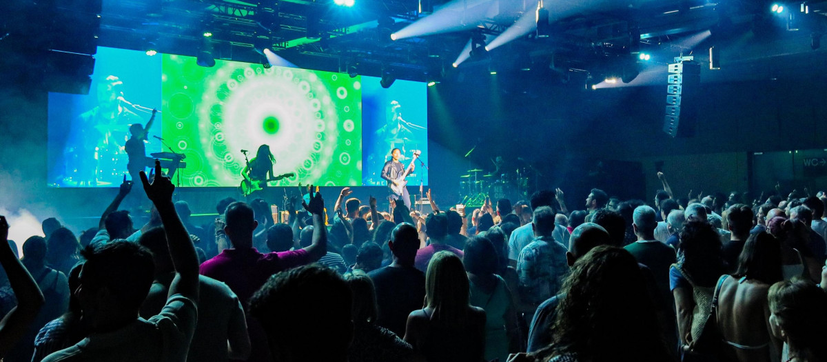 Imagen tomada este miércoles del concierto de Neon Collective en el Roig Arena