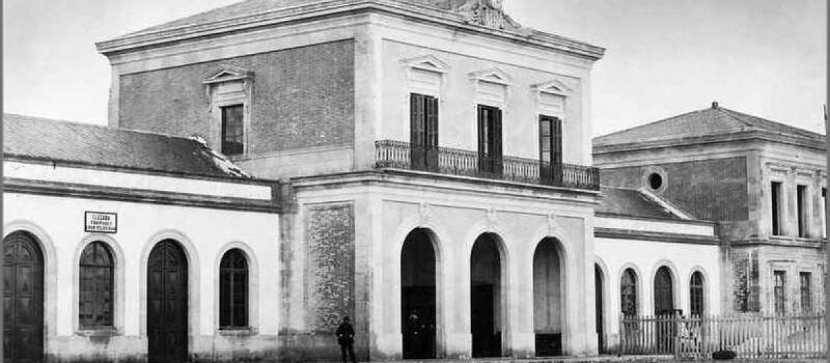Foto de 1867 de la antigua estación de Córdoba