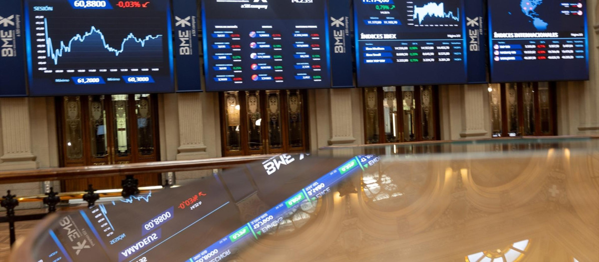 Un panel del Ibex 35, en el Palacio de la Bolsa de Madrid.