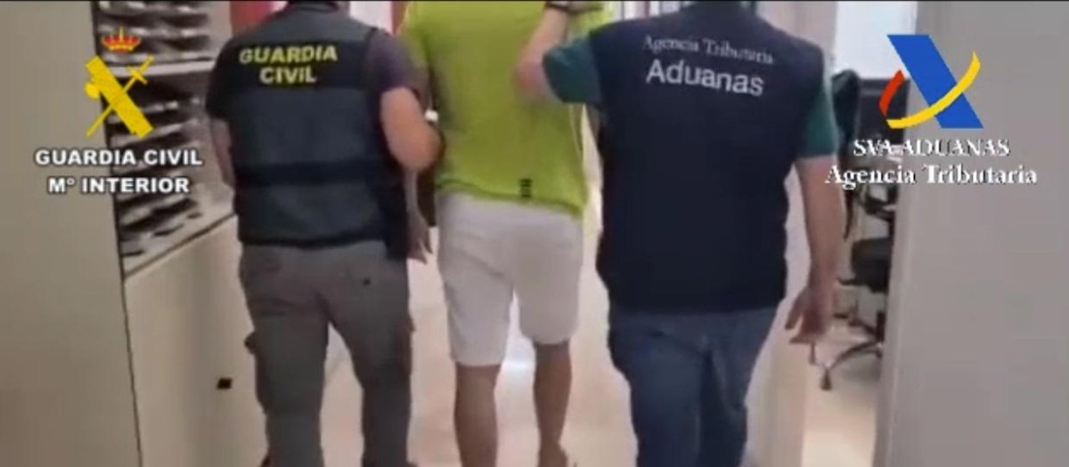 Detenidos en Palma y Madrid el líder de una red de tráfico de drogas y una colaboradora que hacía de 'mula'