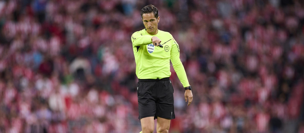 José Luis Munuera Montero, durante un partido de la pasada temporada