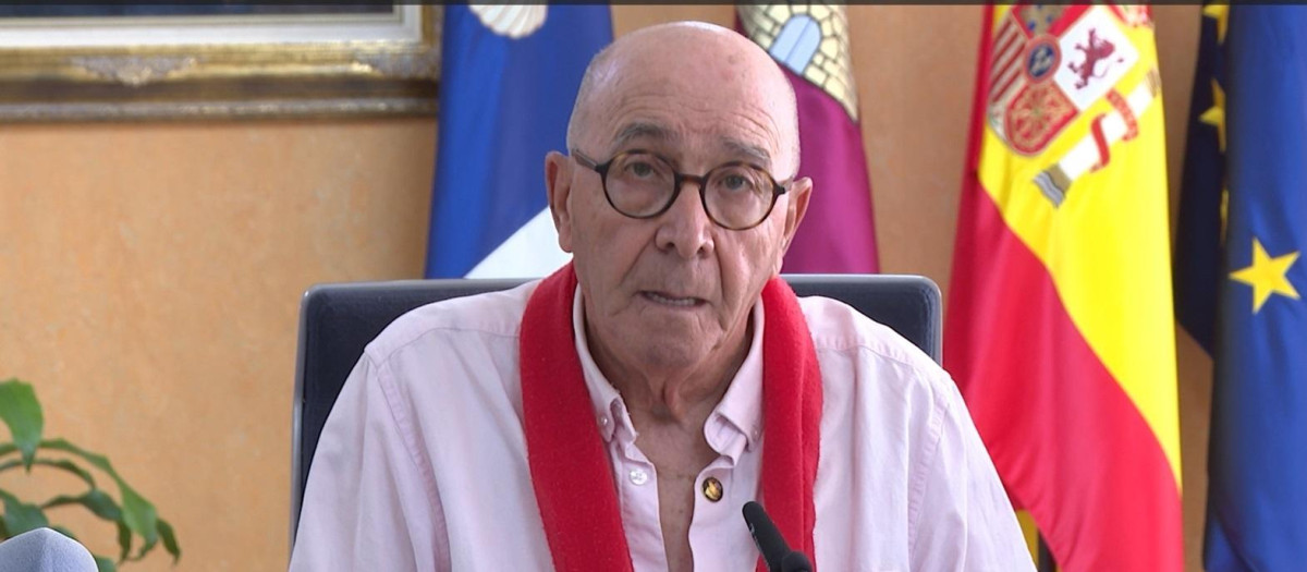 El alcalde de Noblejas, Agustín Jiménez, en rueda de prensa.

EUROPA PRESS
19/8/2025