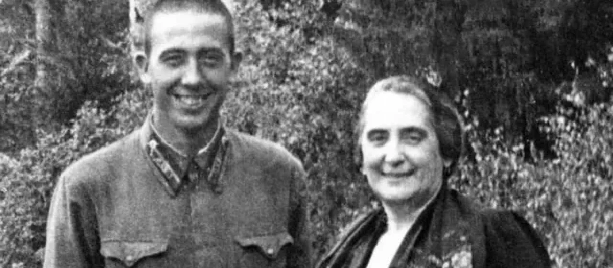 Rubén Ruiz Ibárruri junto a su madre, Dolores Ibarruri