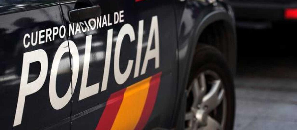 (Foto de ARCHIVO)
Coche de Policía Nacional

REMITIDA / HANDOUT por POLICÍA NACIONAL
Fotografía remitida a medios de comunicación exclusivamente para ilustrar la noticia a la que hace referencia la imagen, y citando la procedencia de la imagen en la firma
17/5/2023