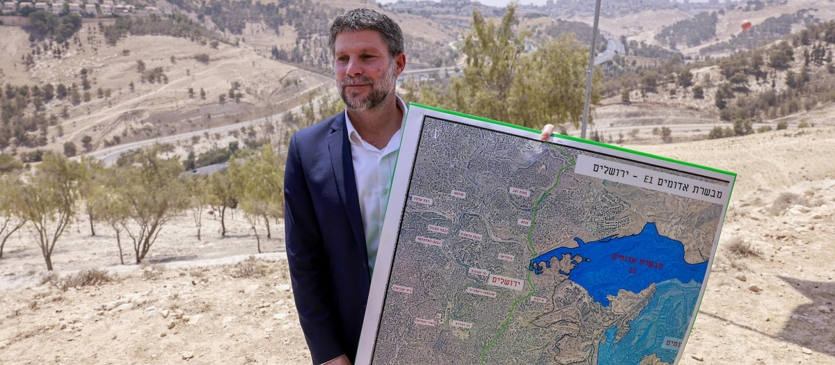 El ministro de Finanzas, Bezalel Smotrich, presenta el plan de colonizar Cisjordania