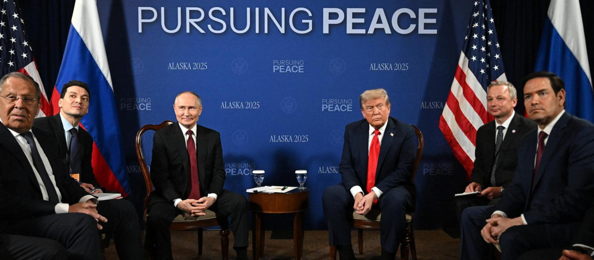 Vladimir Putin y Donald Trump, durante el encuentro que mantuvieron en Alaska