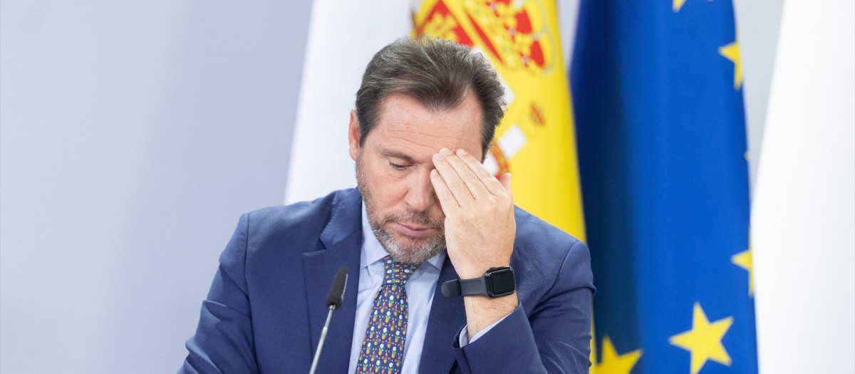 Imagen de archivo del ministro de Transportes y Movilidad Sostenible, Óscar Puente , durante una rueda de prensa