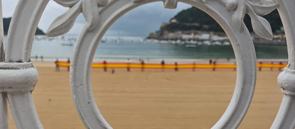 La bandera de España desplegada por Vox