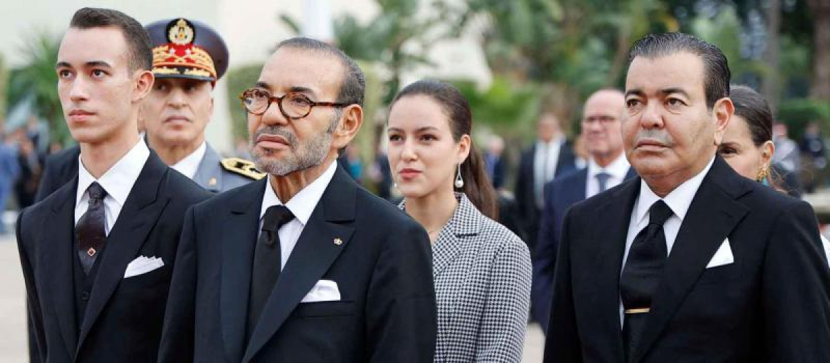 El Rey Mohamed VI, con su hijos Moulay Hassan y Lalla Khadija