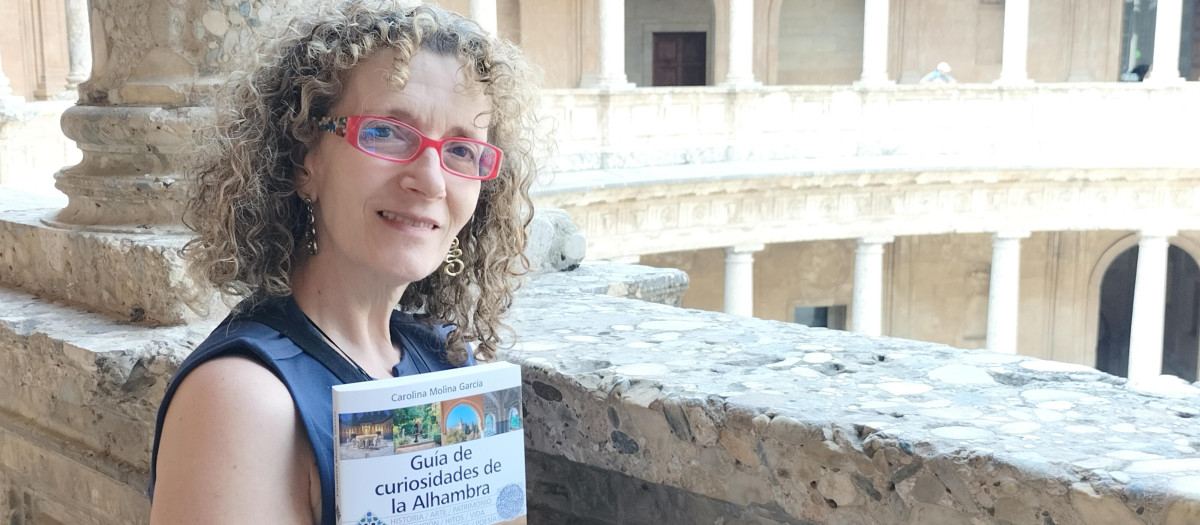 Carolina Molina García escritora