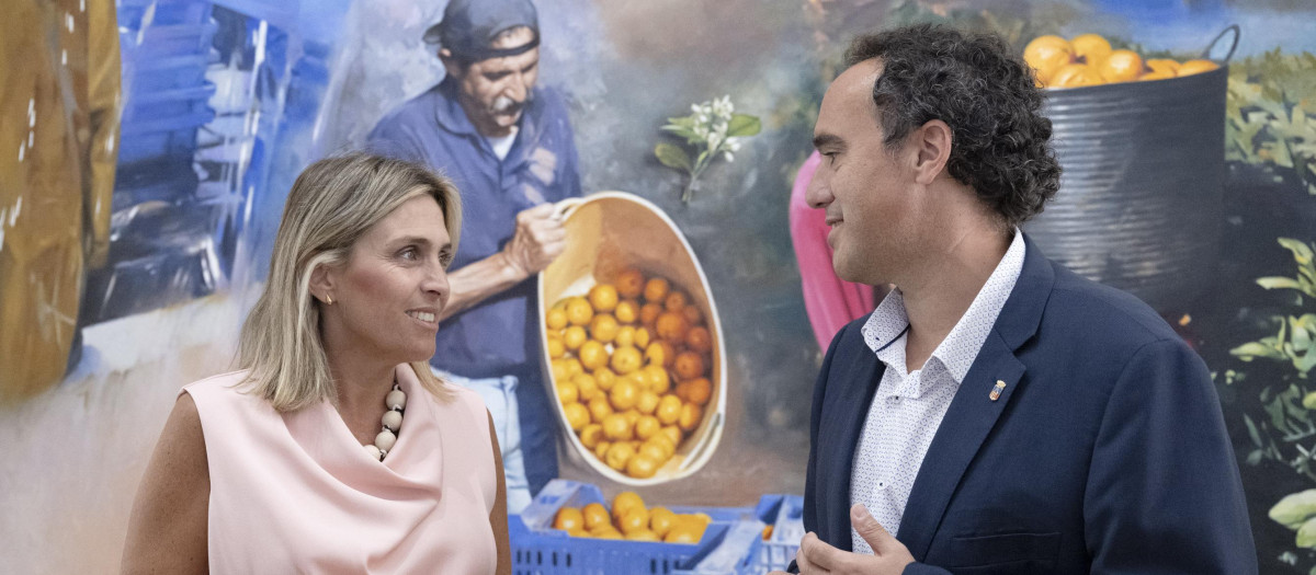 La presidenta de la Diputación de Castellón, Marta Barrachina, junto al diputado José María Andrés