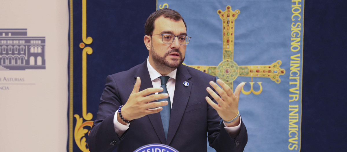 El presidente del Principado de Asturias, Adrián Barbón