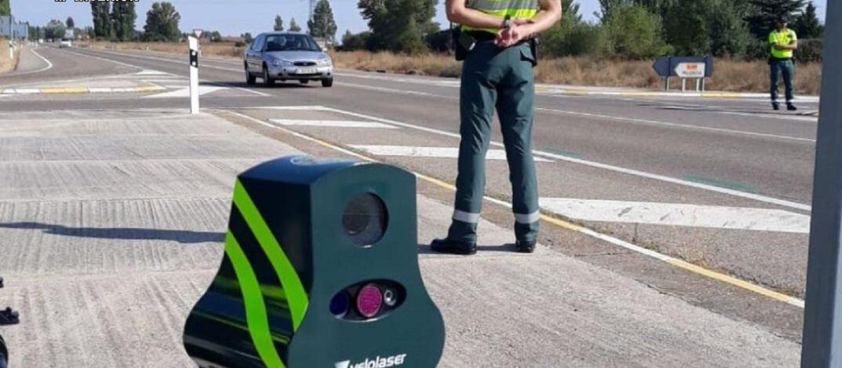 Control de velocidad de la Guardia Civil

REMITIDA / HANDOUT por GUARDIA CIVIL
Fotografía remitida a medios de comunicación exclusivamente para ilustrar la noticia a la que hace referencia la imagen, y citando la procedencia de la imagen en la firma
03/9/2025