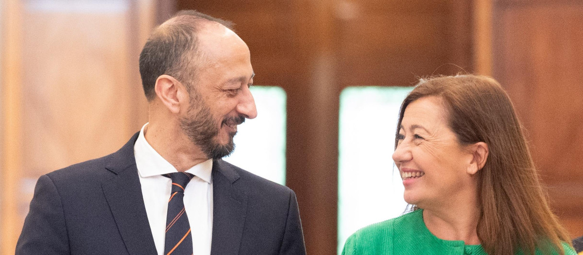 El vicepresidente del Congreso, Alfonso Rodríguez Gómez de Celis (2i), y la presidenta del Congreso Francina Armengol