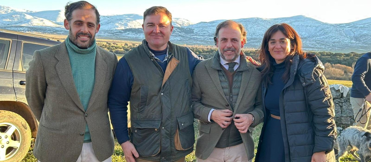 De izquierda a derecha, el autor, Jorge Torrubias Sánchez, Carlos Gomez-Arroyo Oriol y Eli Redondo Erazo