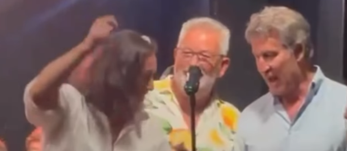 Feijóo, durante su actuación en Garufa Club en La Coruña