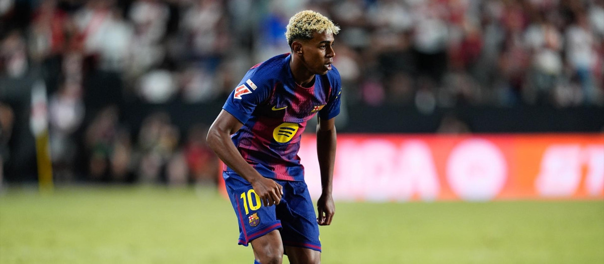 Lamine Yamal, en acción en el partido frente al Rayo Vallecano