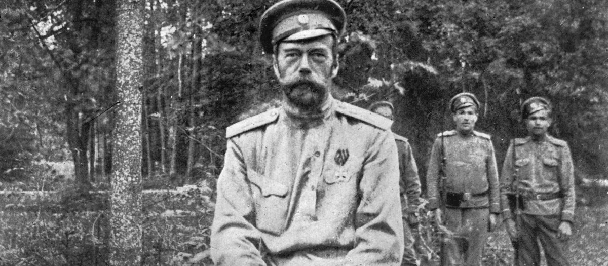 El antiguo zar Nicolás II en Tsárskoye Seló tras su abdicación en marzo de 1917