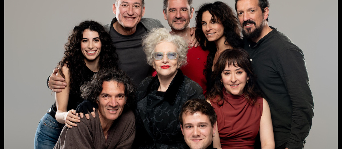 Imagen del reparto de La Barraca, obra que se incluye en la nueva programación del Teatro Olympia