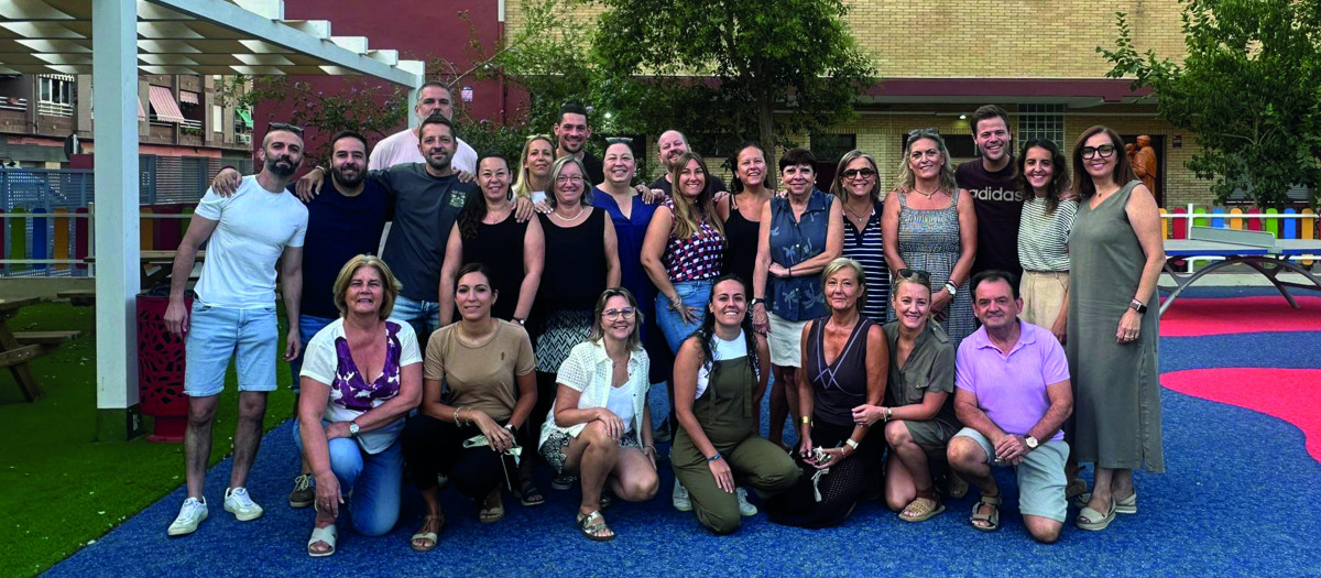 Docentes del colegio San Antonio de Padua II de Catarroja.