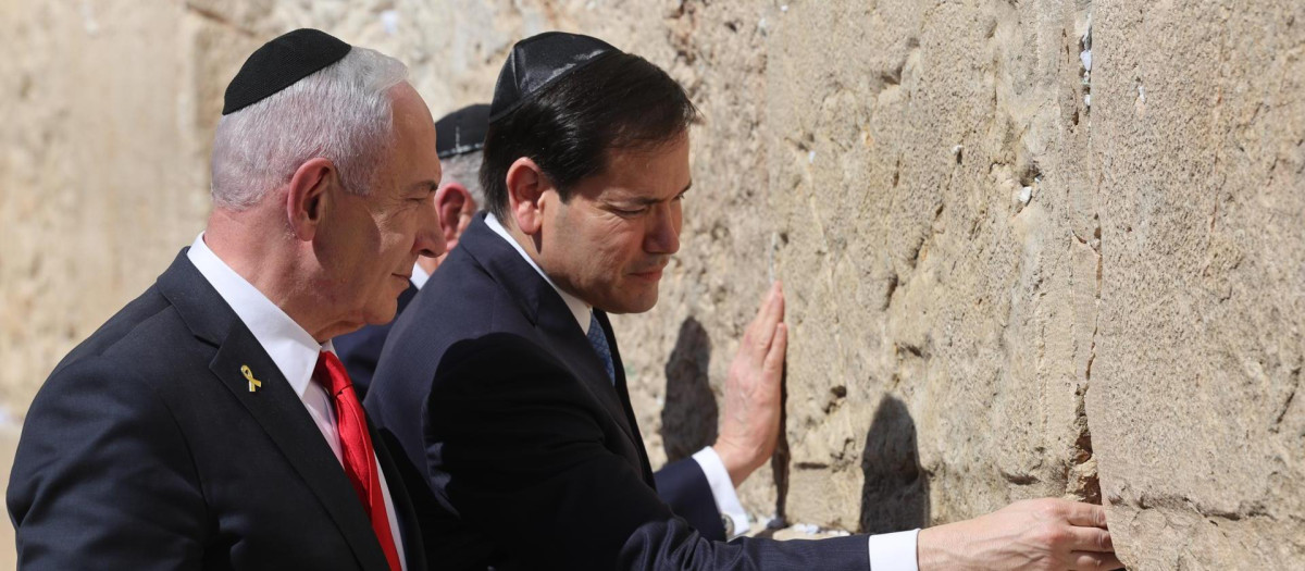 Marco Rubio en el muro de las lamentaciones con Benjamín Netanyahu