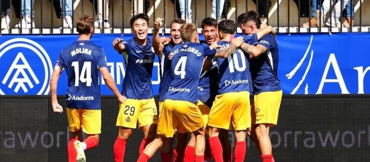 Los jugadores del Andorra celebran uno de sus goles