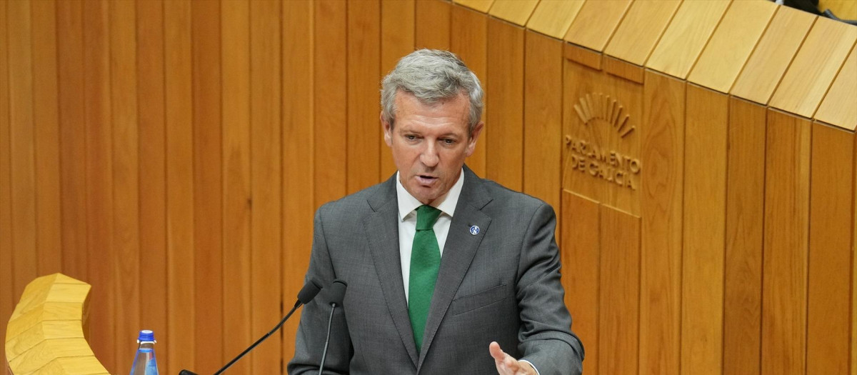 El presidente de la Xunta de Galicia, Alfonso Rueda, comparece en el Parlamento gallego, a 9 de septiembre de 2025, en Santiago de Compostela, A Coruña, Galicia (España). Rueda comparece por iniciativa propia para explicar la gestión del Ejecutivo ante la ola de incendios de este verano que ha devastado cerca de 96.000 hectáreas en la comunidad. La sesión abre el nuevo periodo parlamentario.

Álvaro Ballesteros / Europa Press
09/9/2025