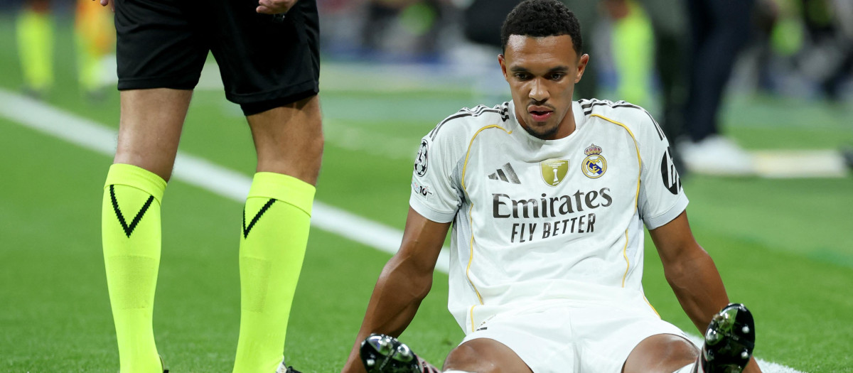 Trent Alexander-Arnold se marcha lesionado a los 4 minutos