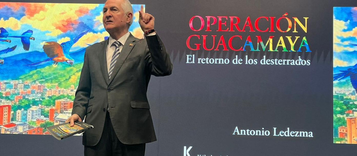 Antonio Ledezma en la presentación de su libro "Operación Guacamaya y el retorno de los desterrados