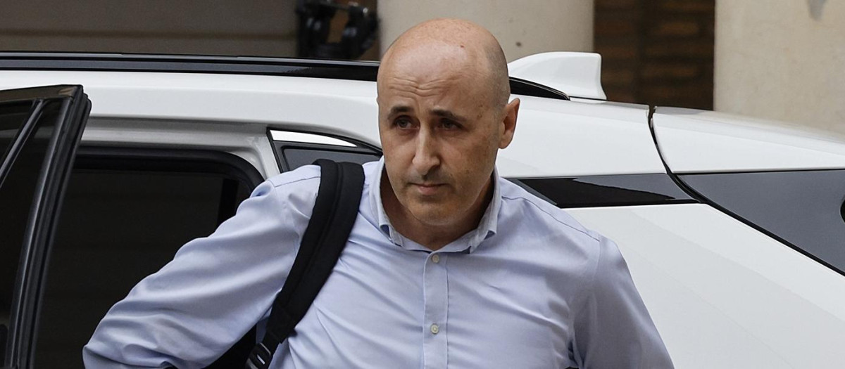 Imagen tomada este viernes del presidente de la Confederación Hidrográfica del Júcar, Miguel Polo, llegando a declarar como testigo